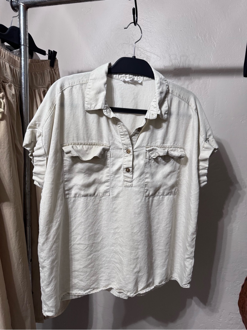 Jane and Delancey Cream Button-Front Short Sleeve Shirt